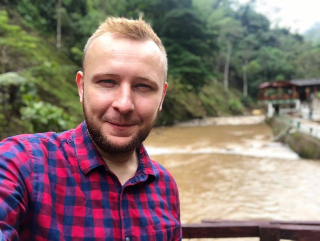 Tomasz Słodki, autor książki „Kolumbia. Jak zwiedzać Kolumbię, smażyć patacones i zmienić swoje życie”.