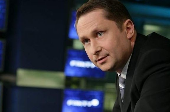Kamil Durczok odszedł z telewizji TVN po tym jak niezależna komisja potwierdziła trzy przypadki "niepożądanych zachowań" w stacji.
