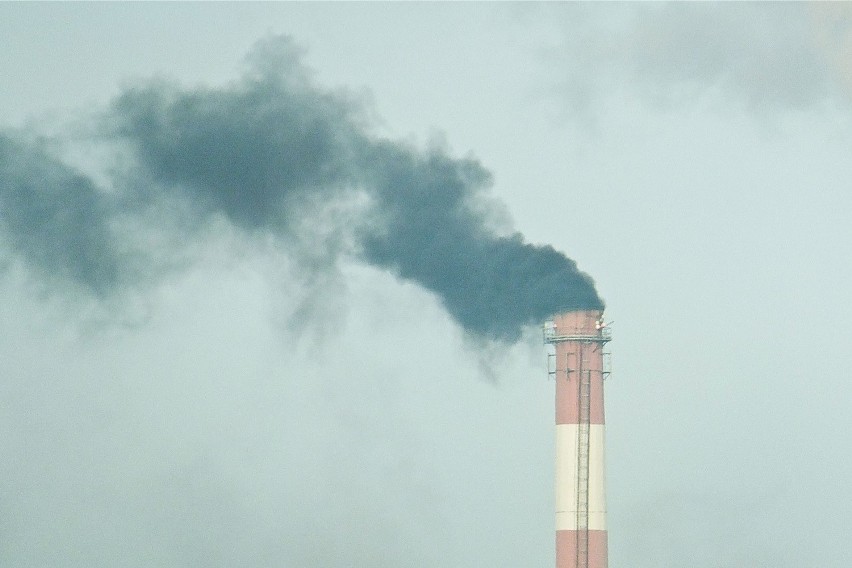 Smog w Polsce: Mapa zanieczyszczenia powietrza w woj....
