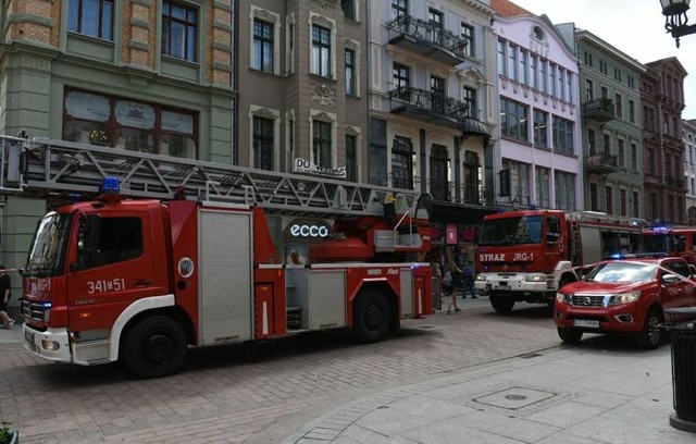 Za każdym razem, gdy wezwanie dotyczy starówki, na miejsce udaje się kilka wozów strażackich