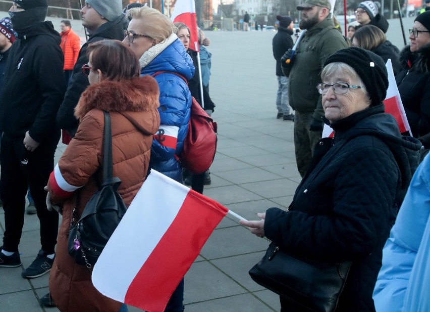 Ulicami Szczecina przeszedł marsz, który uczcił pamięć Żołnierzy Wyklętych [ZDJĘCIA]