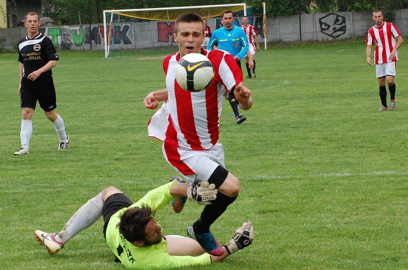 Strumyk Malawa pokonał na swoim boisku Resovię II 2-0.