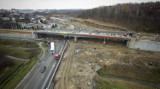 Skrzyżowanie Solidarności, Sikorskiego i Ducha: Beton związał, estakada czeka na termin 