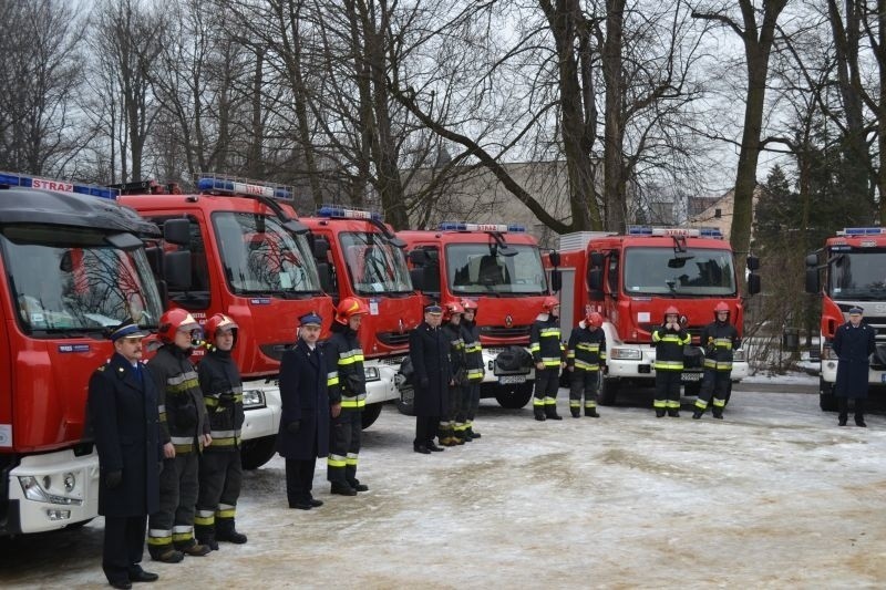 Nowe samochody strażackie otrzymały m.in. jednostki z...