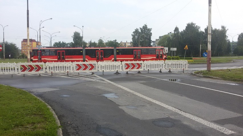 Dąbrowa Górnicza: droga w Gołonogu będzie zamknięta do czwartku [ZDJĘCIA]