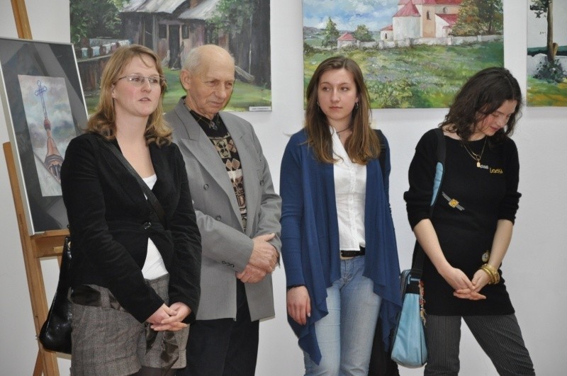 oplenerowa wystawa Odrowąż była prezentowana również w...