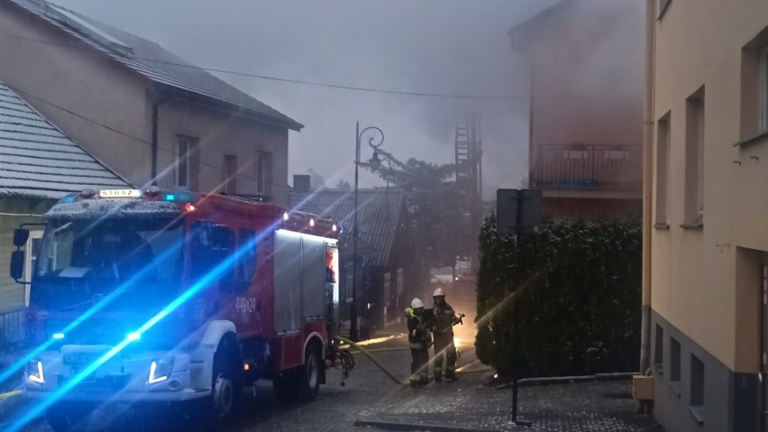 Kilkudziesięciu strażaków z PSP w Gorlicach i OSP z terenu...