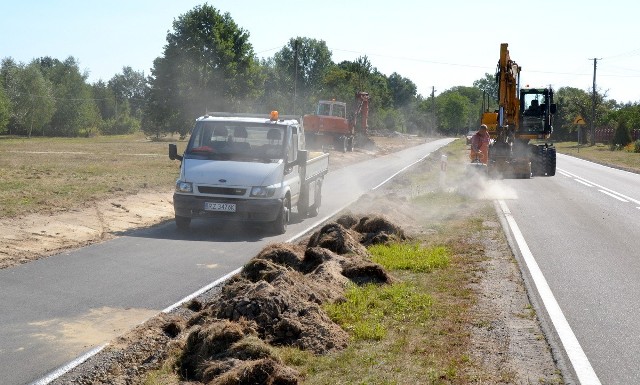 Ścieżka rowerowa "Green Velo&#8221; biegnie przez powiat stalowowolski. Łączna długość tej trasy w naszym powiecie wynosi 35 kilometrów, a prace przy budowie mają potrwać do października.