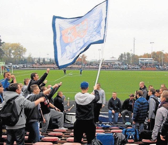 W poniedziałek lechici gościli w Śremie. Na trybunach kameralnego stadionu w czasie pokazowego treningu panowała kapitalna atmosfera