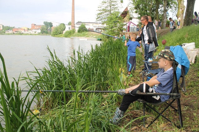 Zawody wędkarskie z okazji Dnia Dziecka zaplanowano na 1 czerwca nad Jeziorem Zamkowym w Wąbrzeźnie.  Chętne dzieci w wieku od 7 do 14 lat powinny stawić się o godz. 15 przy stanicy wędkarskiej na ul. Chełmińskiej 26. Będą nagrody oraz słodki poczęstunek. 