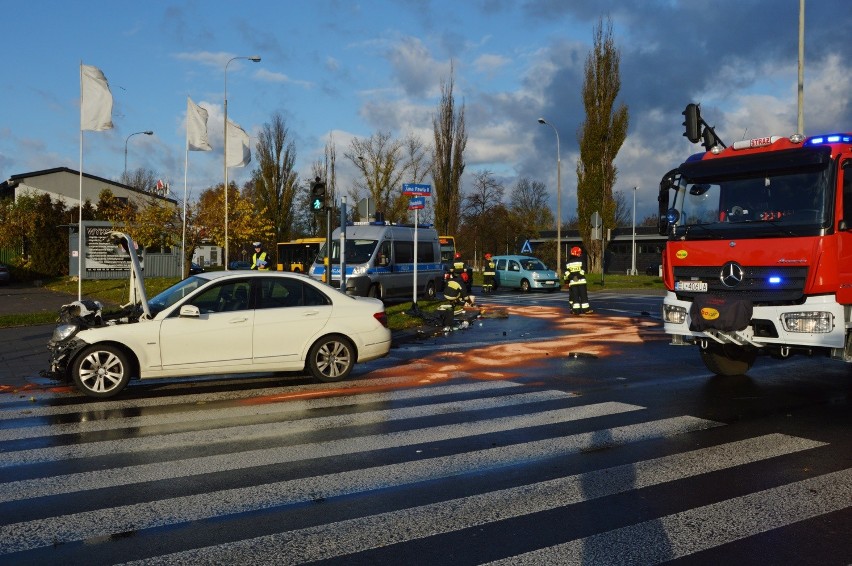 Wypadek na skrzyżowaniu al. Jana Pawła II i Obywatelskiej w...