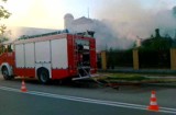 Pożar domu przy Podleśnej. Strażacy walczyli z ogniem kilka godzin. (wideo)