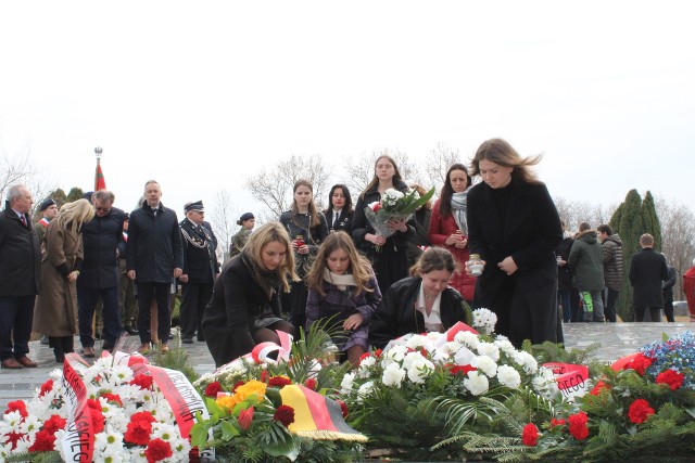 77. lat temu został wyzwolony stalag w Łambinowicach. Na miejscu odbyły się uroczystości rocznicowe.