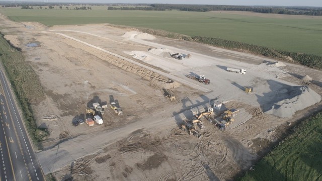 Trwają intensywne prace przy budowie drogi S6 z Koszalina do Słupska.