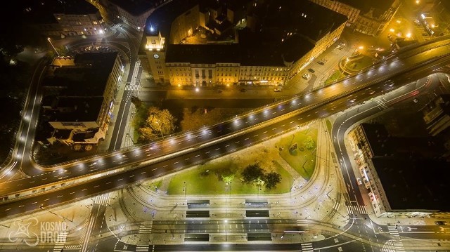 Rynek w Chorzowie nocą - foto Chorzów z Lotu Ptaka / Facebook