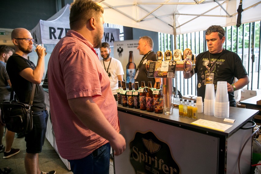 Beerweek Festival w Krakowie. Miłośnicy piwa spotkali się na...