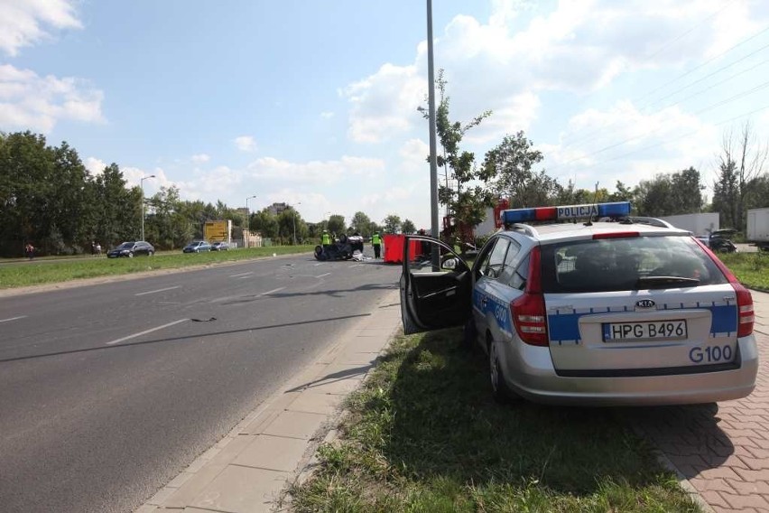 Wypadek na ul. Stella-Sawickiego. Droga w kierunku centrum...