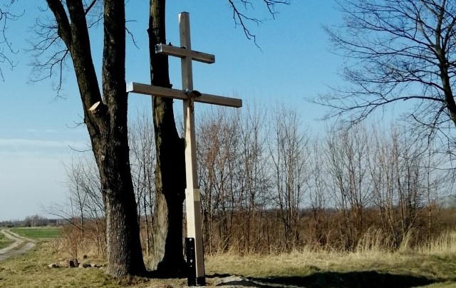 Krzyż morowy stanął w Grabowcu w gminie Rzeczniów w powiecie lipskim.