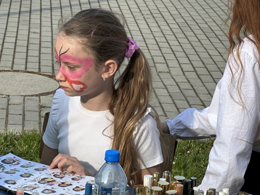 Festyn rodzinny w Publicznej Szkole Podstawowej numer 25 w Radomiu. Zobacz zdjęcia i wideo