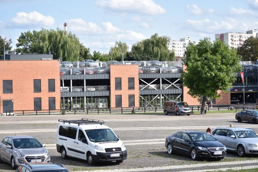 W Malborku turyści skarżą się na „najdroższy parking w Polsce”. Władze miasta nie potrafią rozwiązać problemu