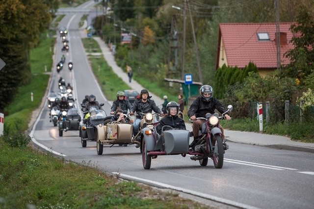 Fotorelacja z zakończenia sezonu motocyklowego z wolną Grupą Ponidzie w Kijach. Autor Piotr Kucybała.