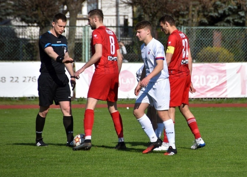 3.ligowe derby w Białobrzegach, Pilica grała z Bronią Radom....