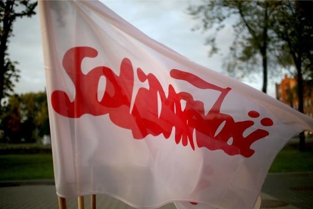 Związkowcy wysłali do władz stowarzyszenia Komitetu Obrony Demokracji list otwarty, w którym protestują przeciw użyciu logo „Solidarności” na antyrządowych demonstracjach