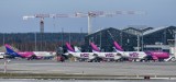Wizz Air zamyka wszystkie bazy w Polsce. Otworzy je 1 maja 2020. To przez koronawirus SARS-CoV-2