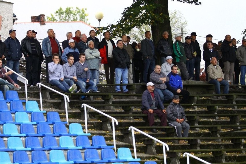 Pierwszy mecz na odremontowanym stadionie w Głubczycach,...