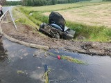 Turośń Dolna. Wypadek na DW 682. Auto wypadło z drogi i dachowało [ZDJĘCIA]