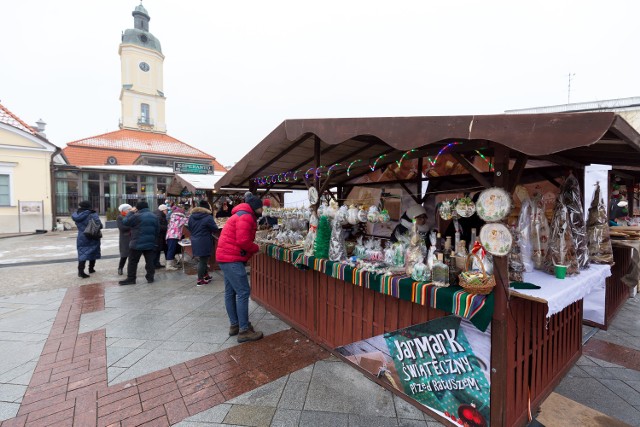 Jarmark Bożonarodzeniowy przed Ratuszem w Białymstoku już działa