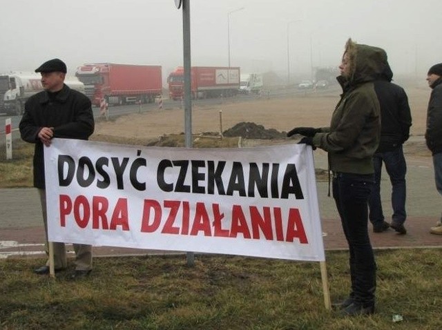 W poniedziałek rolnicy blokowali wjazd do Augustowa przez dwie godziny. Teraz chcą zatrzymać ruch na dłużej.