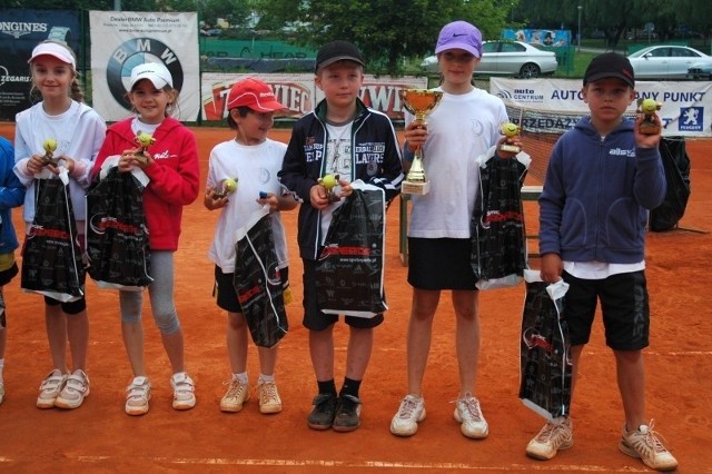 Zespół Podkarpackiej Akademii Tenisowej wygrał w Rzeszowie i ma apetyt na dalsze sukcesy. 