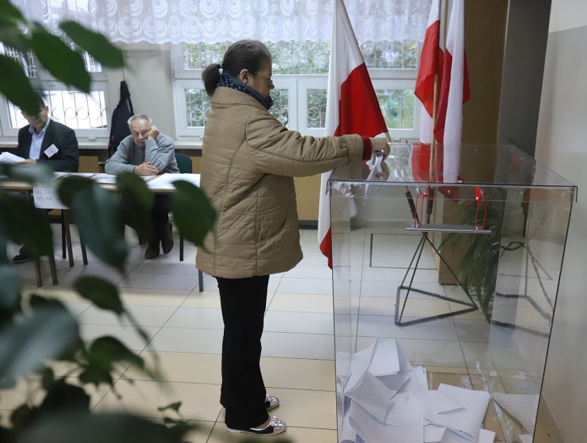 Zobacz fotorelację z wyborów samorządowych w Łodzi