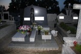 Wandale zniszczyli pomnik na cmentarzu w Przasnyszu