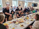 Wielkanoc obrządków wschodnich w Miastku. Paczki dla ukraińskich dzieci, wspólny świąteczny obiad (ZDJĘCIA) 