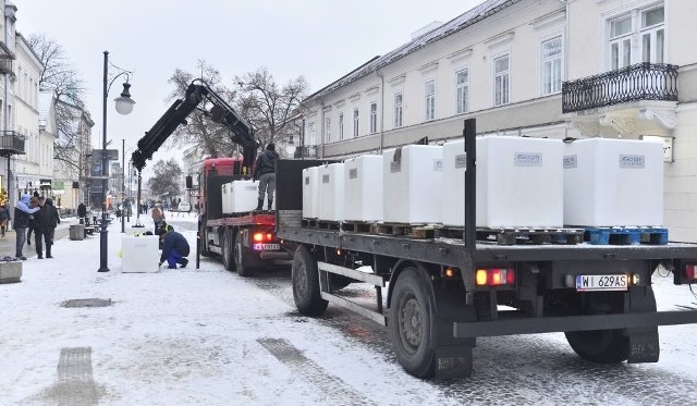 W środę rozpoczęła się budowa tunelu świetlnego na ulicy Żeromskiego w Radomiu. Ma być gotowy do 4 grudnia.