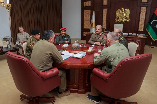 Spotkanie dowódcy LNA gen. Haftara z wiceministrem obrony Rosji Jewkurowem 28 stycznia