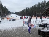 Niedziela na stoku na Stadionie w Kielcach. Białe szaleństwo na początek ferii