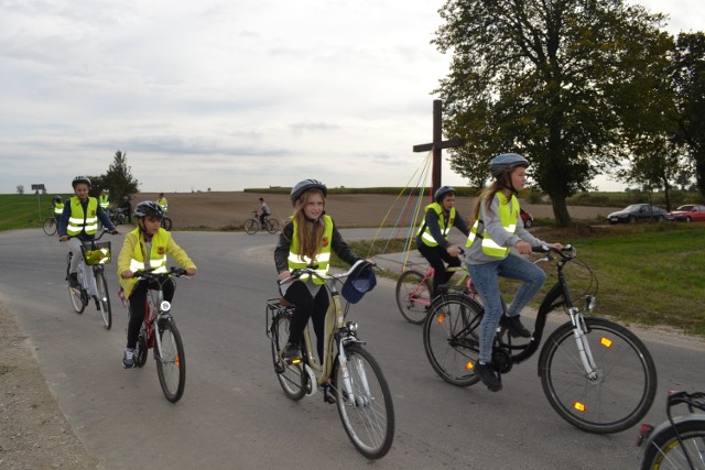 Z Bytkowic do Witoldowa można wreszcie dojechać po asfalcie.