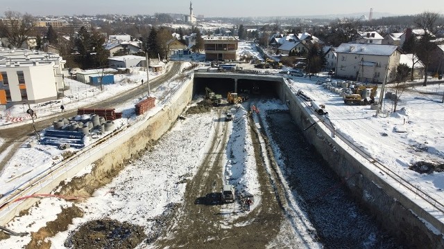 Trwa budowa Trasy Łagiewnickiej w Krakowie. Inwestycja ma zostać zakończona pod koniec 2021 roku.