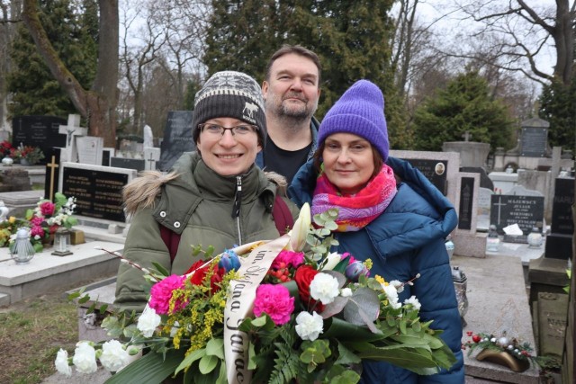 Międzynarodowy Dzień Teatru świętowano na cmentarzu przy ulicy Ogrodowej. Więcej na kolejnych zdjęciach