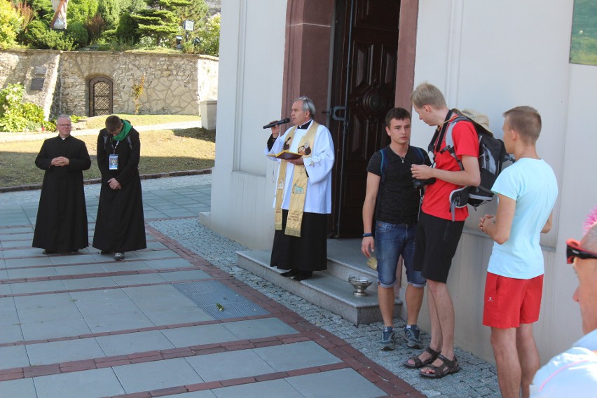 Będzin: pielgrzymka wyruszyła na Jasną Górę ZDJĘCIA