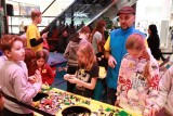 W sobotę przez osiem godzin bawiło się tysiąc dzieciaków w strefie Lego w Manufakturze 