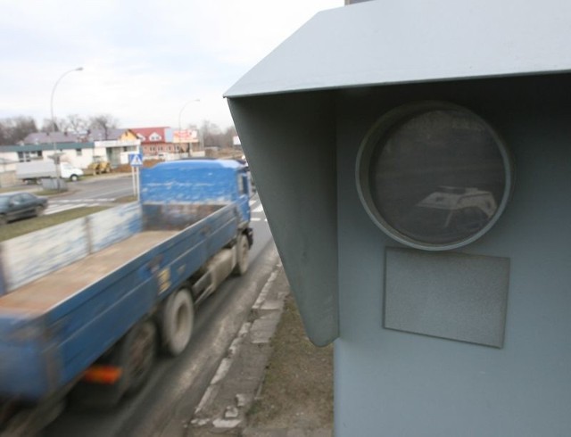 W przyszłym roku zakłada się wpływy z fotoradarów na poziomie 1,6 mld zl. Chodzi o bezpieczeństwo, czy zyski.