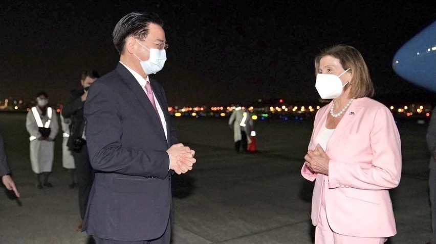 Zdjęcie udostępnione przez tajwański MSZ. Powitanie Nancy...