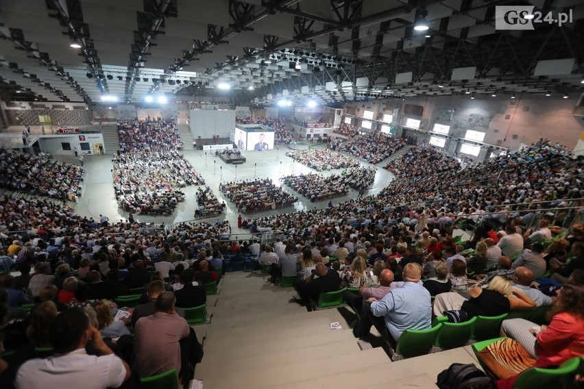 5 tys. osób na kongresie Świadków Jehowy w Szczecinie [ZDJĘCIA, WIDEO]