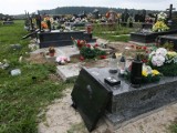 Wandale zdemolowali w nocy cmentarz w gminie Morawica. Mieszkańcy zszokowani