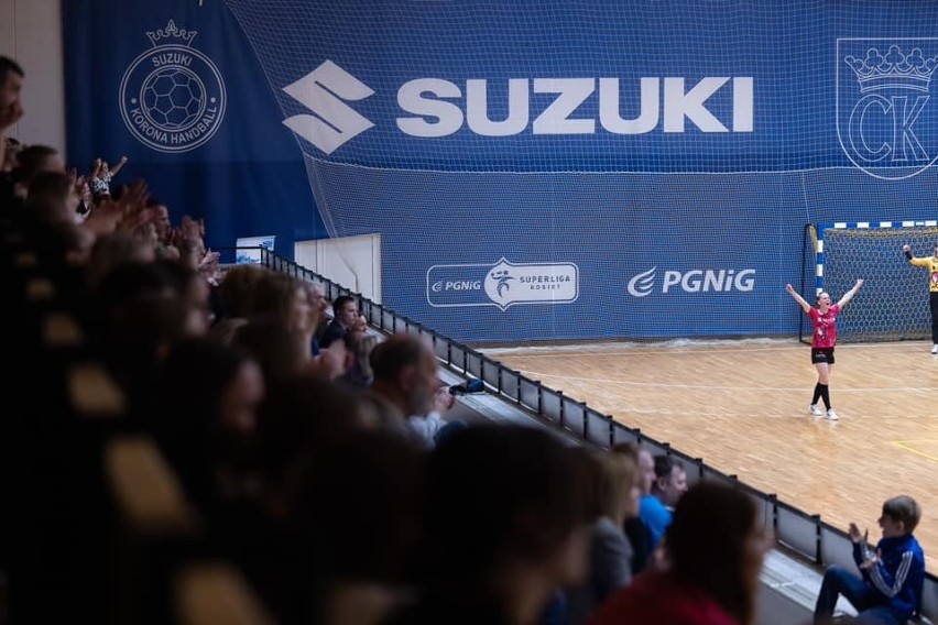 Wygrana Suzuki Korony Handball Kielce w meczu Ligi Centralnej. Zespół prowadzony przez Pawła Tetelewskiego pokonał Vitamineo Jelenia Góra 