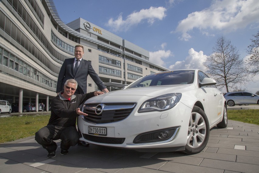 Według oficjalnych danych producenta Opel Insignia w...